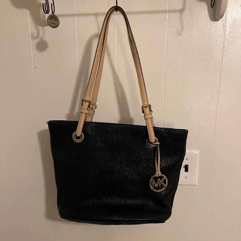 Micheal Kors hand bag